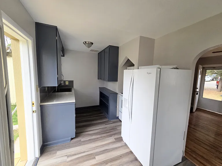 1242 Zephyr St #1242 — Photo 6