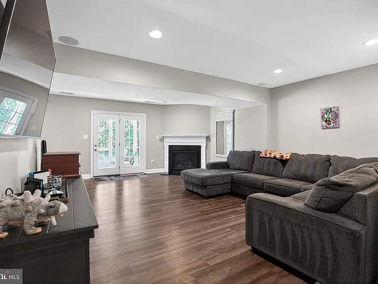 101 Isabelle Ct — Photo 27