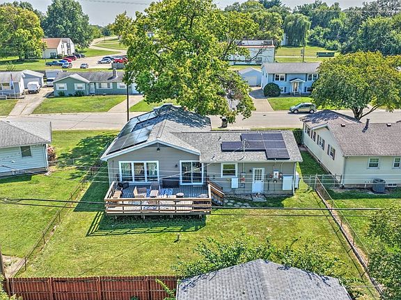 4th image of 304 Southampton Dr