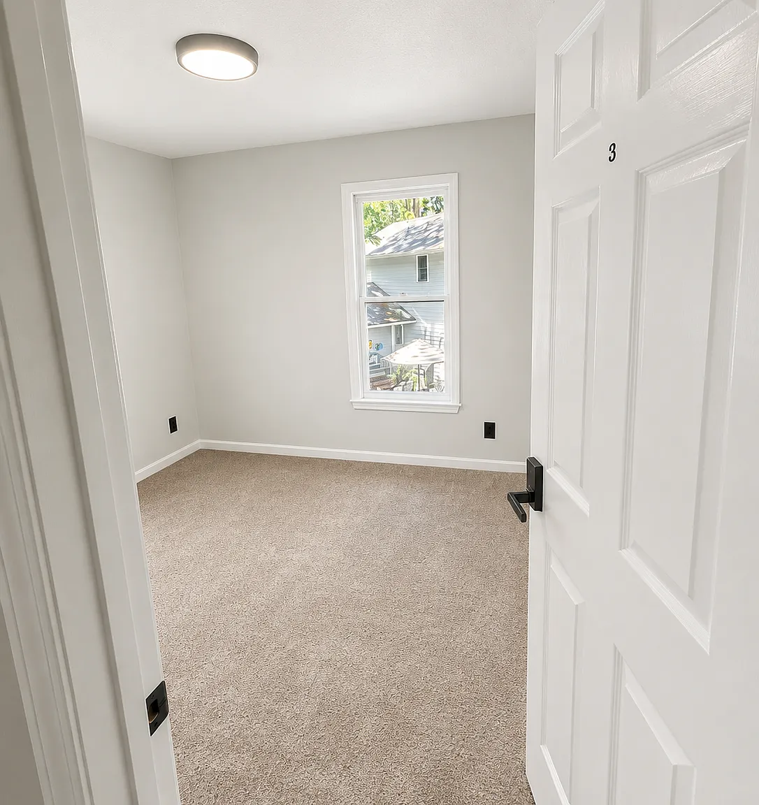 1 bed, 1.0 bath, $700 — Photo 2