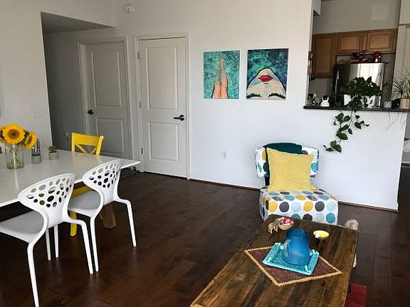 3rd image of 880 N Pollard St APT 1005