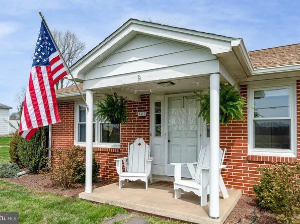 125 W Main St, Fawn Grove, PA 17321
