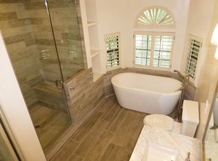 10129 Sarah St, North Hollywood, CA 91602