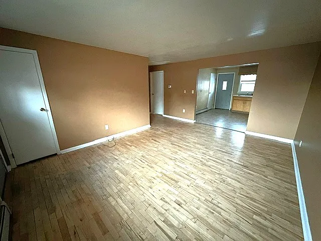 2 bed, $1,000 — Photo 2
