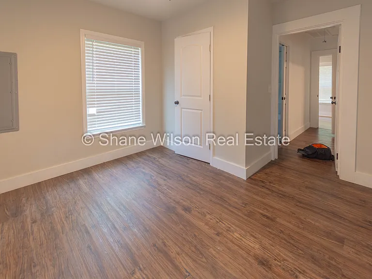 2606 Banks Rd — Photo 8