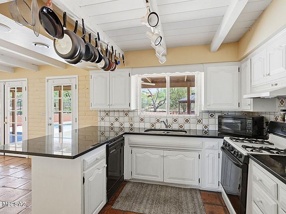 3rd image of 4390 N Camino Vinorama