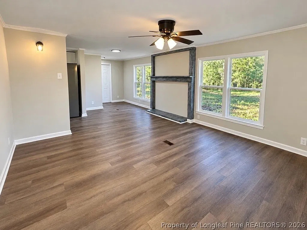 3 bed, 2.0 bath, 1388 sqft, $1,650 — Photo 2