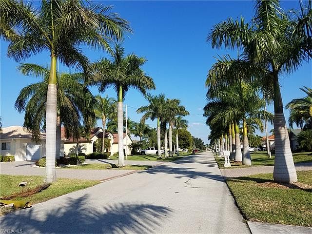 1st image of 2619 SW 52nd Ln