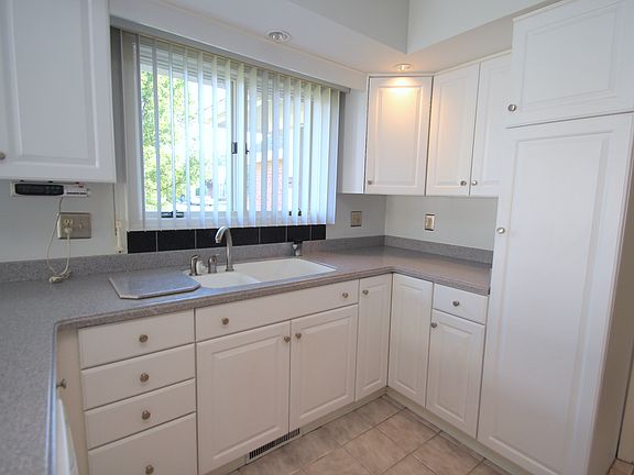 4th image of 19 Hayfield Way