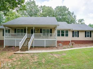 5992 River Oaks Dr, Flowery Branch, GA 30542