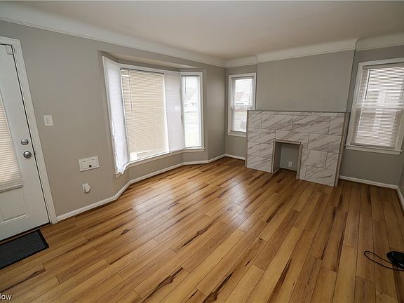 3rd image of 5129 E 115th St