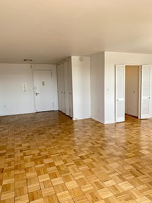 4th image of 7020 108th St APT 15