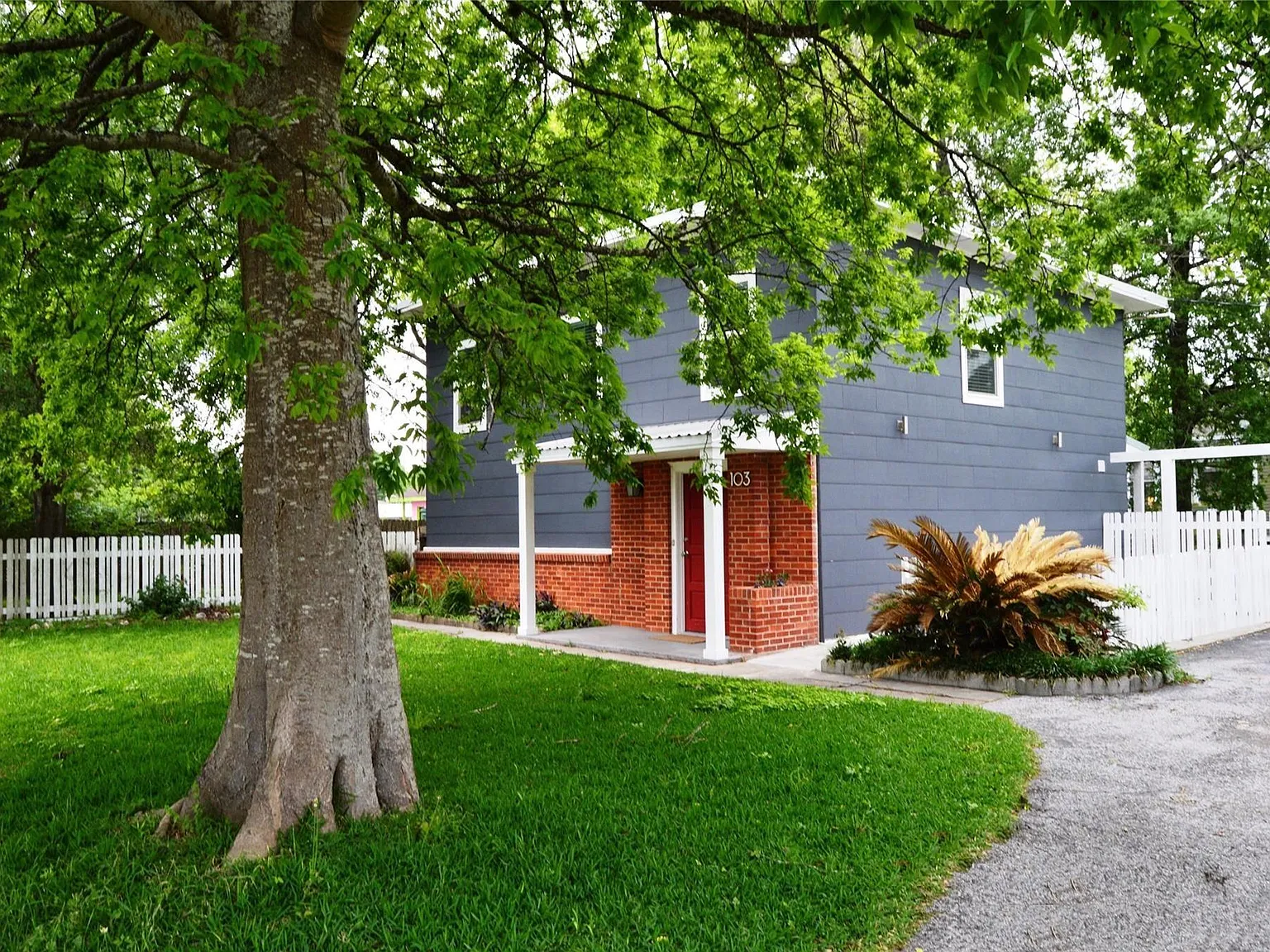 1 bed, 1.0 bath, 1348 sqft, $800 — Photo 2