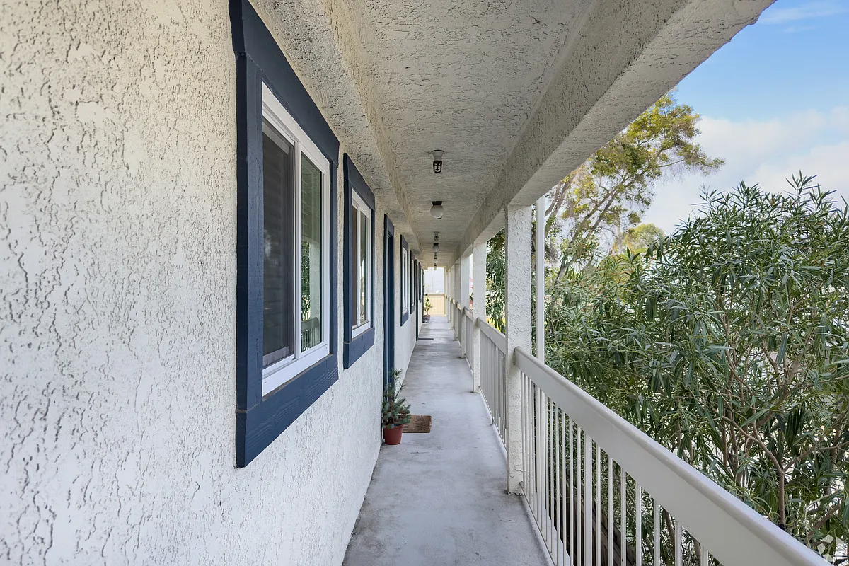 Building Photo - 3208 Avenida Del Presidente