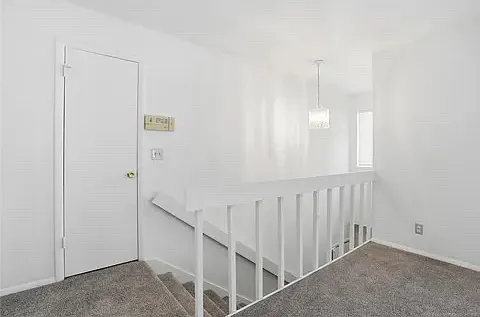 2 bed, 1026 sqft, $1,200 — Photo 2