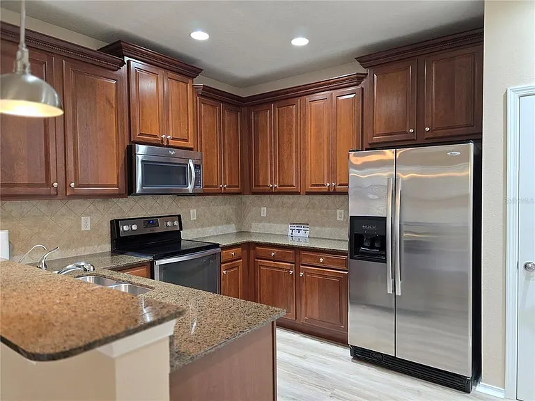 5646 Sunset Falls Dr — Photo 3