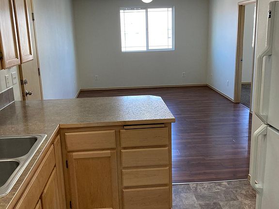 2nd image of 916 S 13th St APT 4