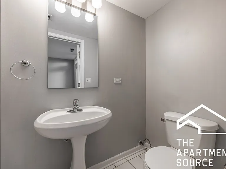 855 W Erie St #120 — Photo 19