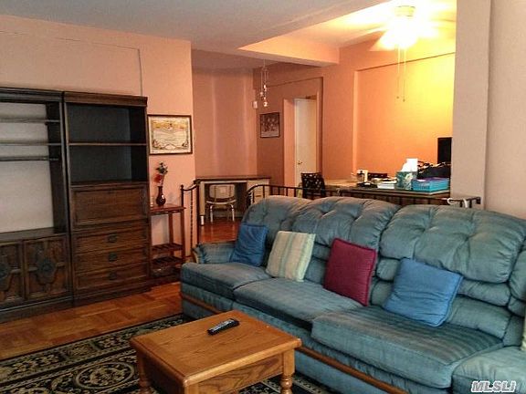 5th image of 9822 63rd Dr APT 3D