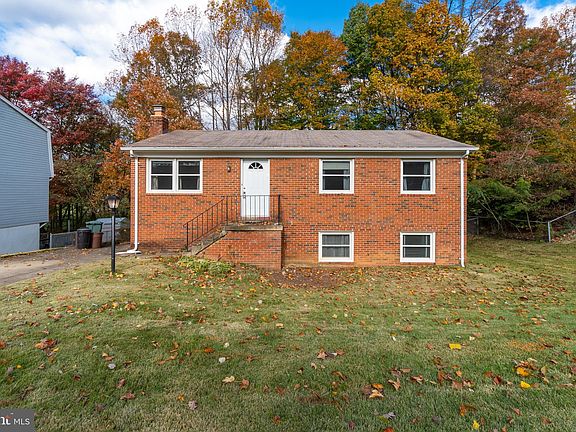 2nd image of 4804 Lockwood Ln