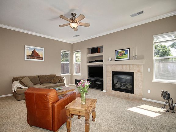 2nd image of 4842 Darlington Ln