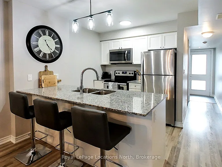 5 Anchorage Cres #102 — Photo 4