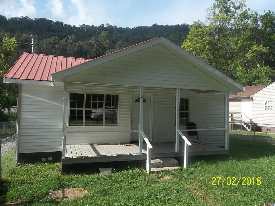 2nd image of 302 E Spring St