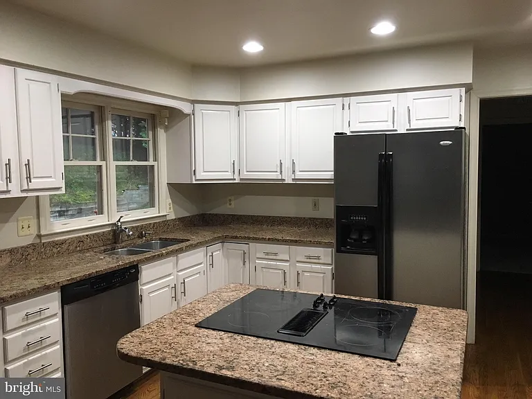 4269 Exeter Dr — Photo 9