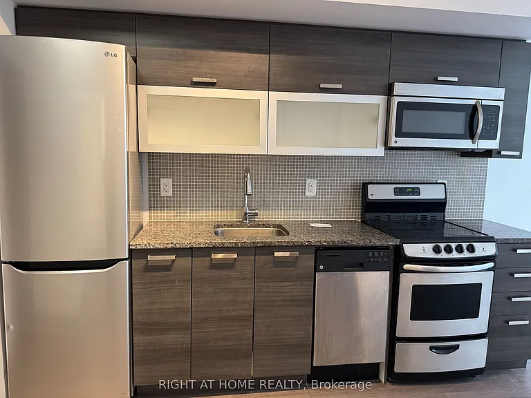 36 Lisgar St #Penthouse 01 — Photo 9