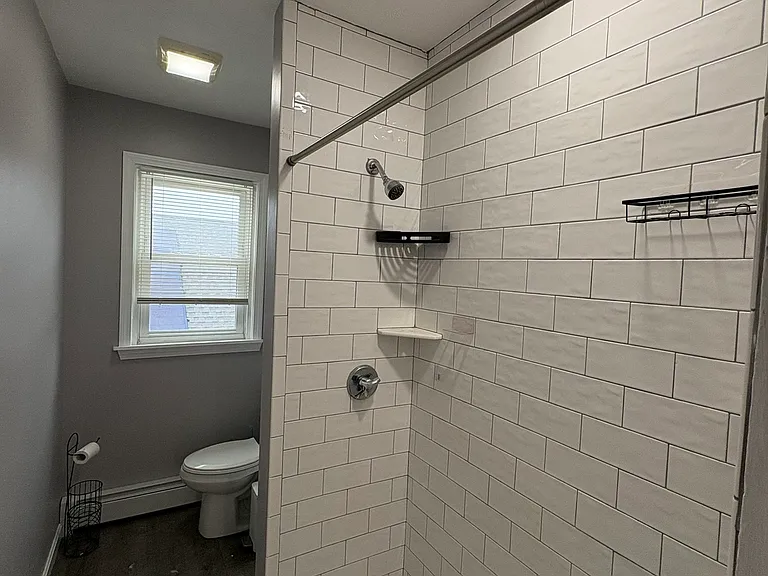 82 Clarence St #3 — Photo 14