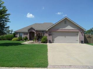 2050 Greenwood Cv, Pea Ridge, AR 72751