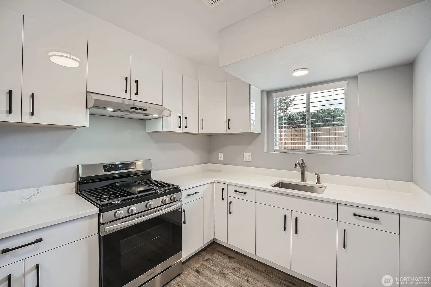 SE 234th Pl, Kent — Photo 2