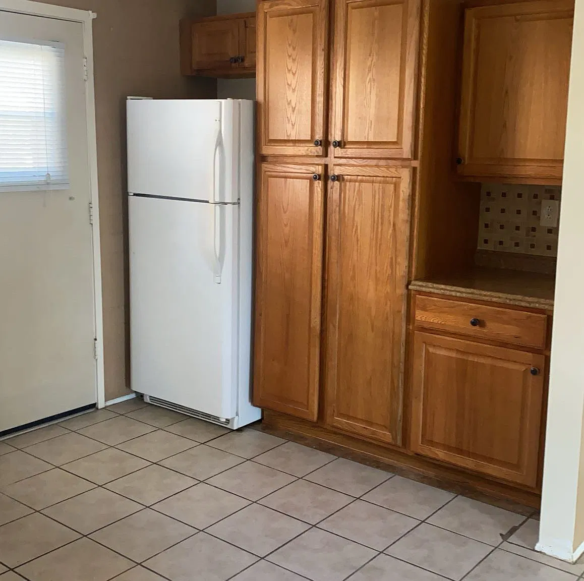 1 bed, 957 sqft, $1,300 — Photo 3