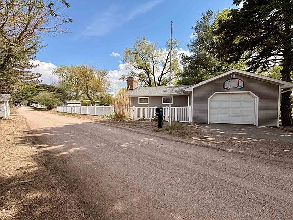 2nd image of 6 El Charman Lake Pl