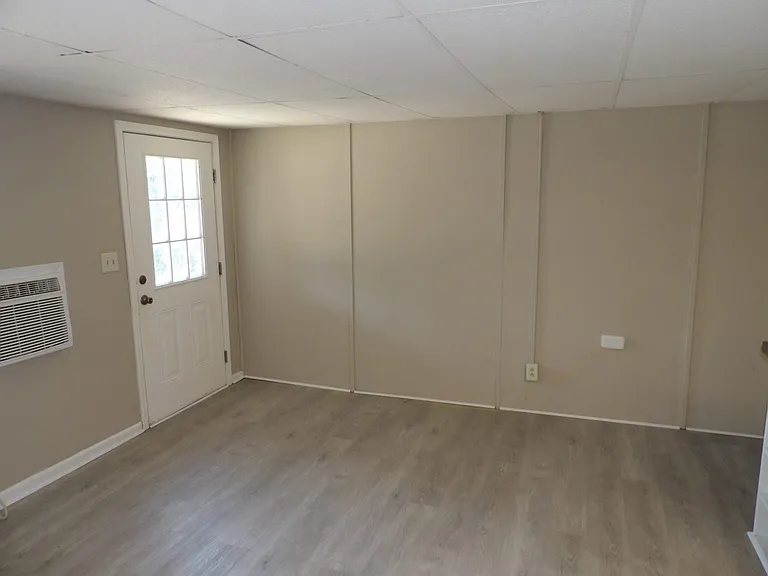 65 Ashwood Ct #8 — Photo 10