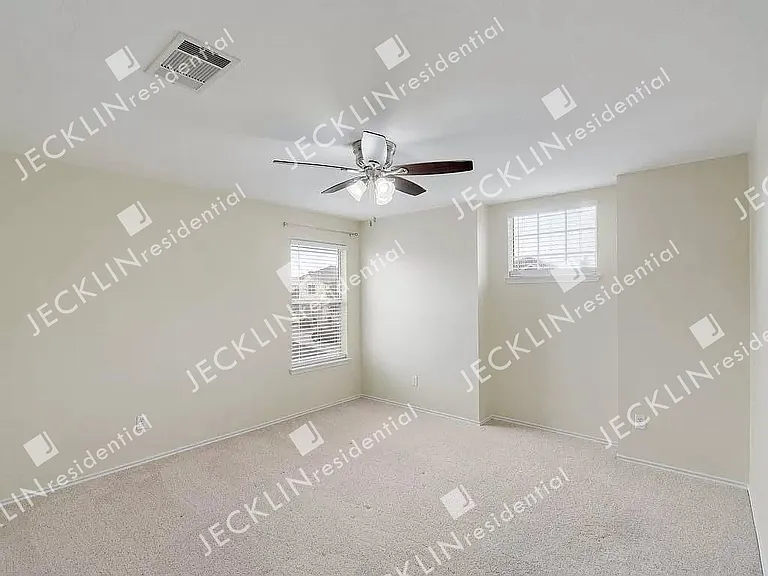 206 Mossy Rock Dr — Photo 23