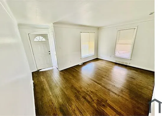 15692 Manning St — Photo 4
