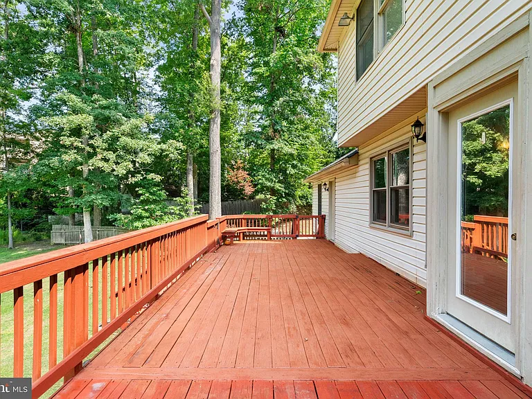 127 Pilgrim Cv — Photo 34
