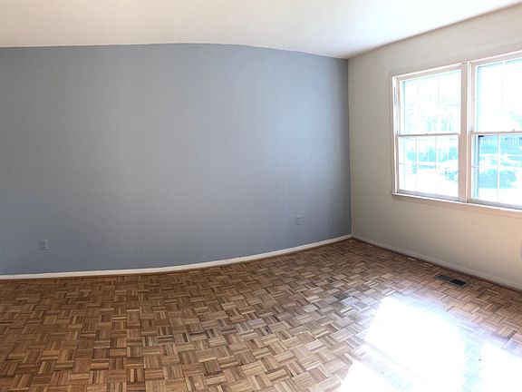 5th image of 3261 Victor Cir