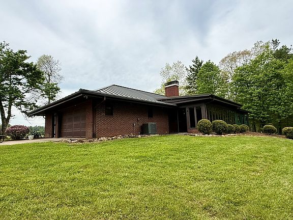 4th image of 531 Northwoods Ln