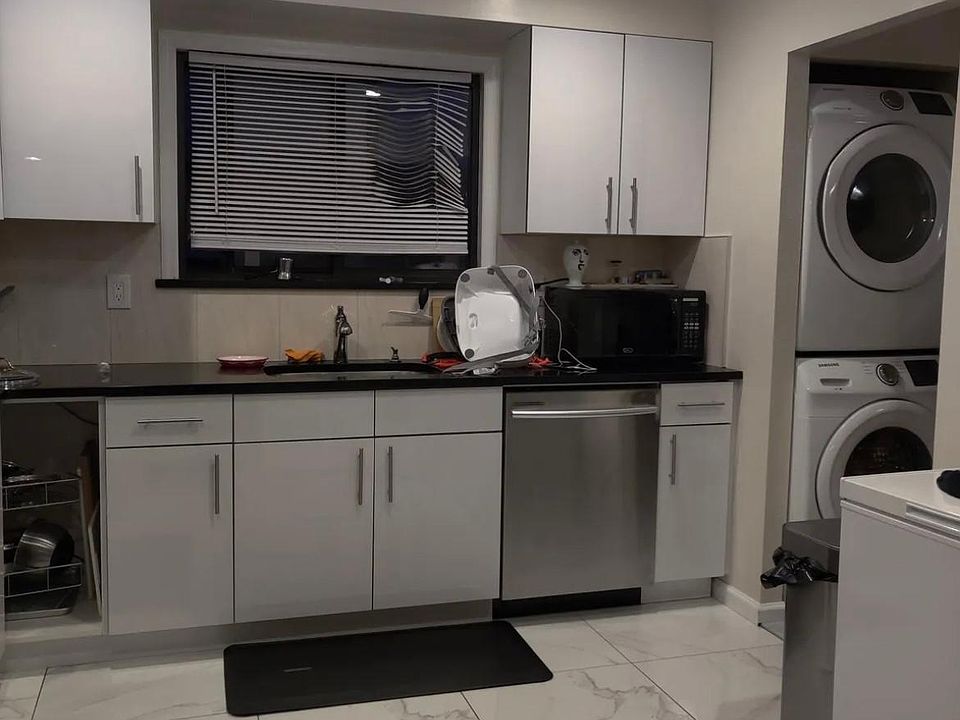 1st image of 2723 Strickland Ave Floor 2