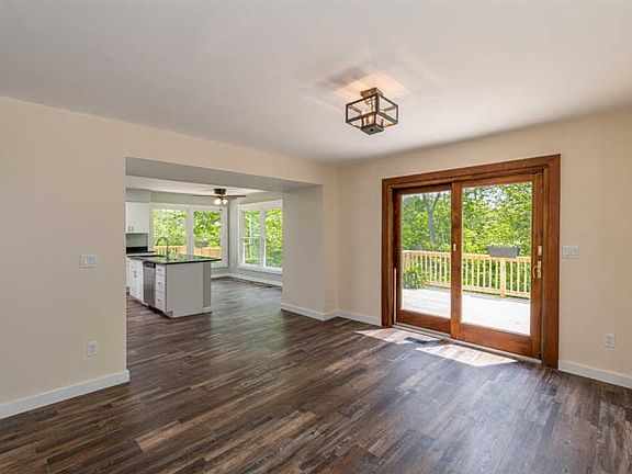 4th image of 4 Tracy Ln