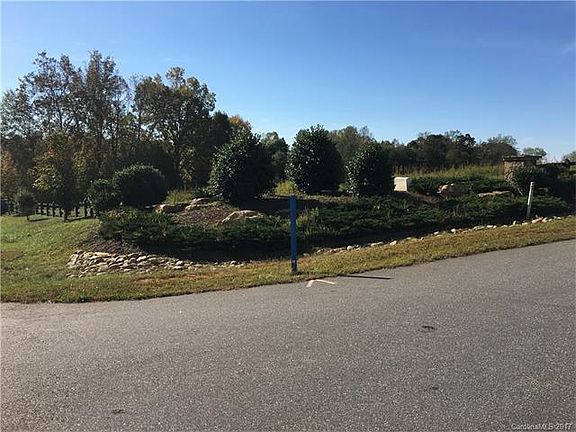 2nd image of 108 Slate Dr