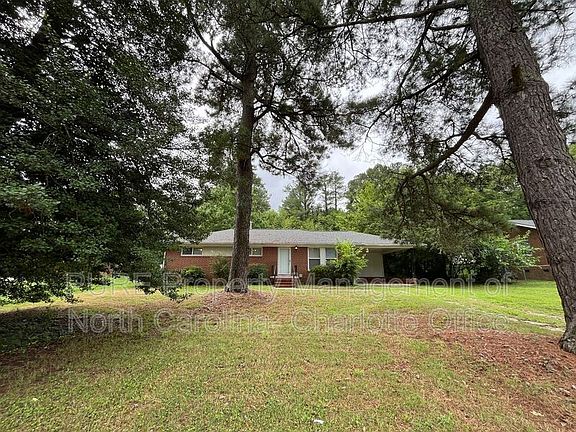 2nd image of 4304 Wedgewood Dr