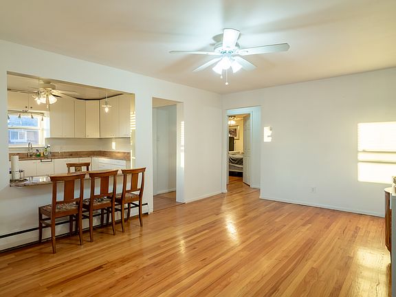 3rd image of 300 E Homestead Ave #2B