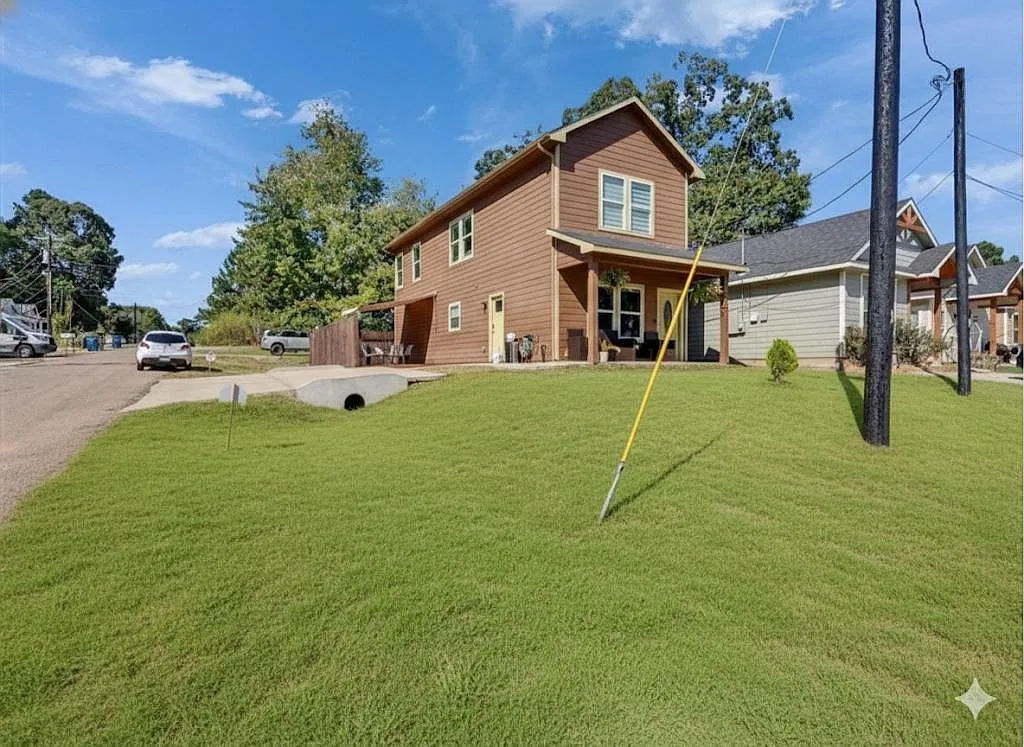 3 bed, 2.5 bath, 1530 sqft, $1,850 — Photo 3