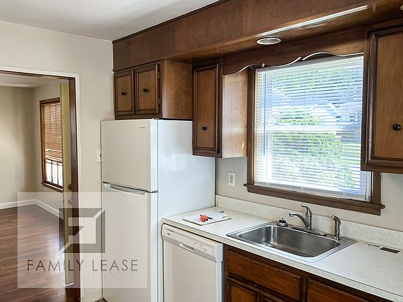 5th image of 1314 E Lawrence St