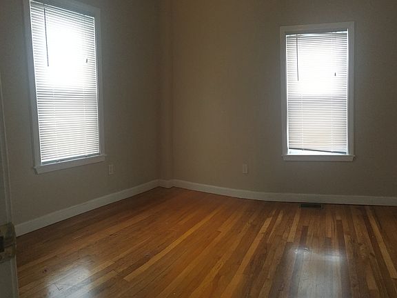 3rd image of 371 Lincoln Ave #2