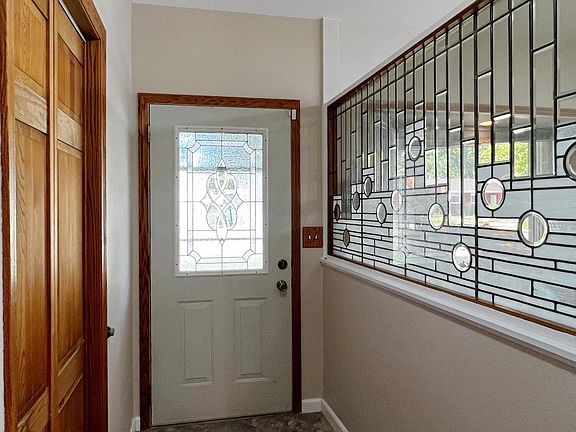 3rd image of 2209 Beech Dr