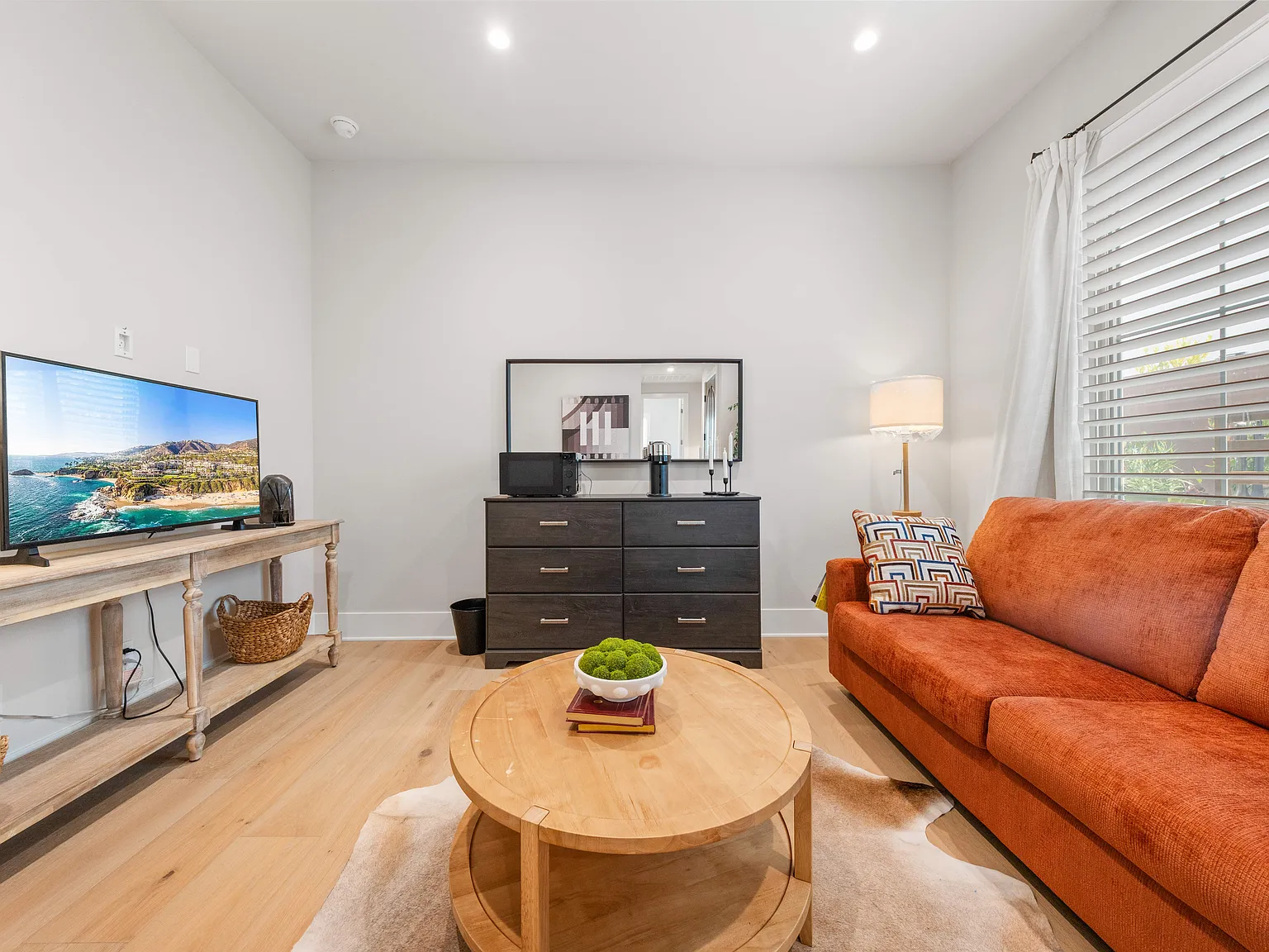 1 bed, 600 sqft, $4,500 — Photo 2